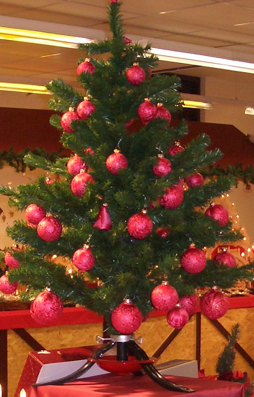 Weihnachtsbaum 120cm aus Kunststoff  Baum Tanne